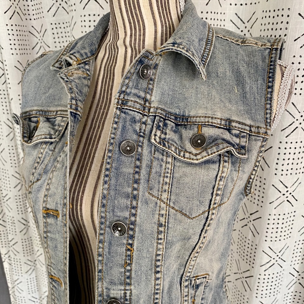 Jean Vest - Picture 2 of 6